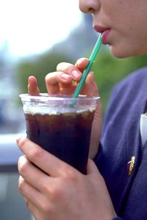 新橋の焼き牡蠣食べ放題と海鮮料理が楽しめる「かき小屋 新橋店」：新鮮な海の幸とBBQスタイルで贅沢なひとときを提供