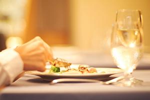 外苑いちょう並木に誕生したシェイクシャック – 美味しさと自然を楽しむ特別な空間